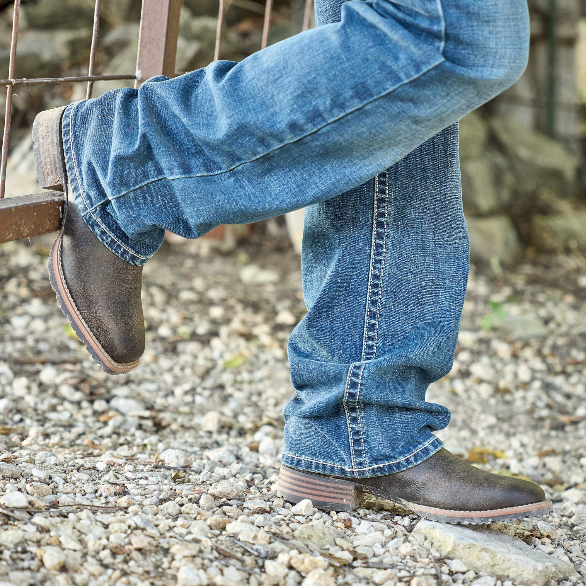 Ariat Hybrid Low Boy Wide Square Toe Chelsea Boot Men