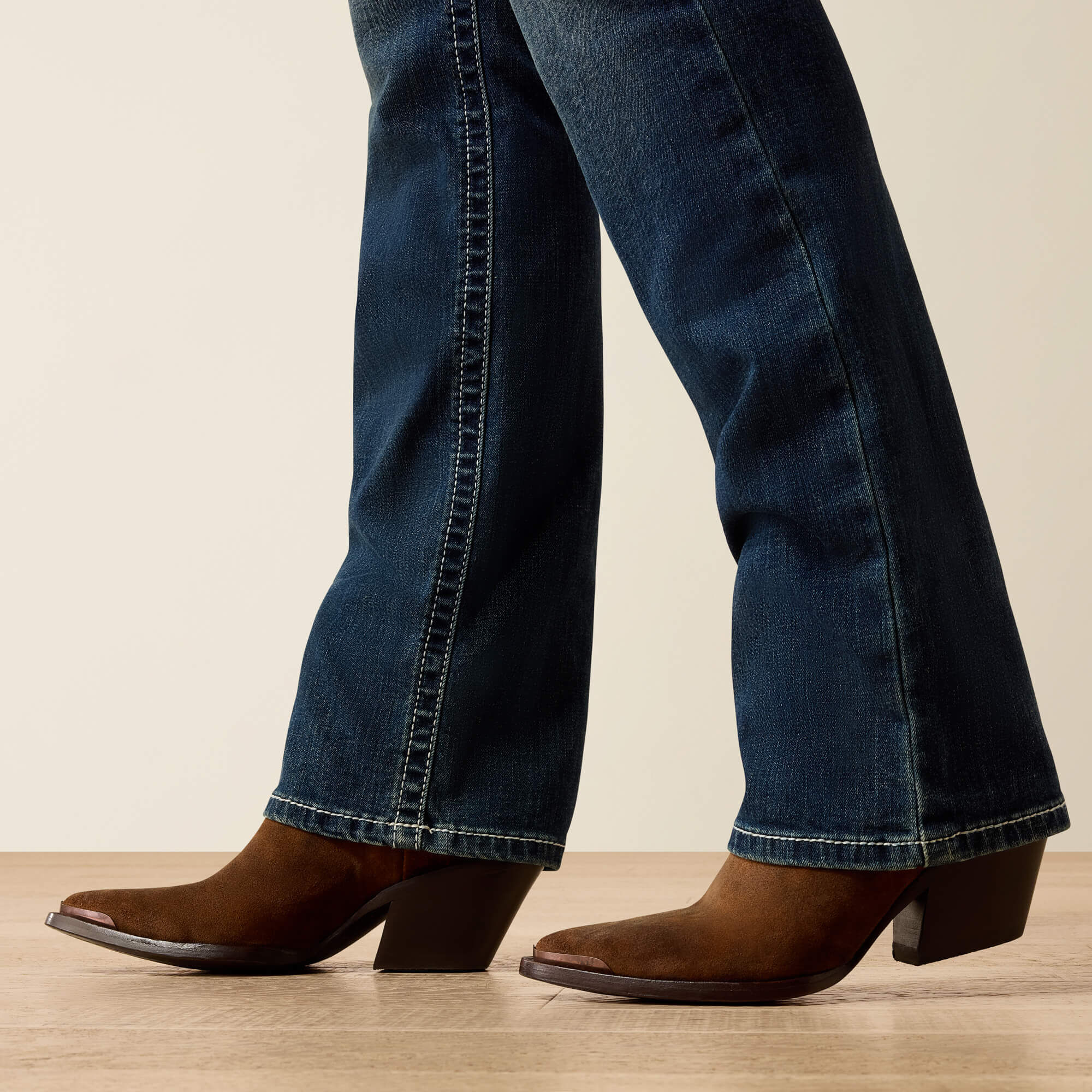 Ariat R.E.A.L. Mid Rise Stretch Icon Stackable Straight Leg Jean Women|Trends