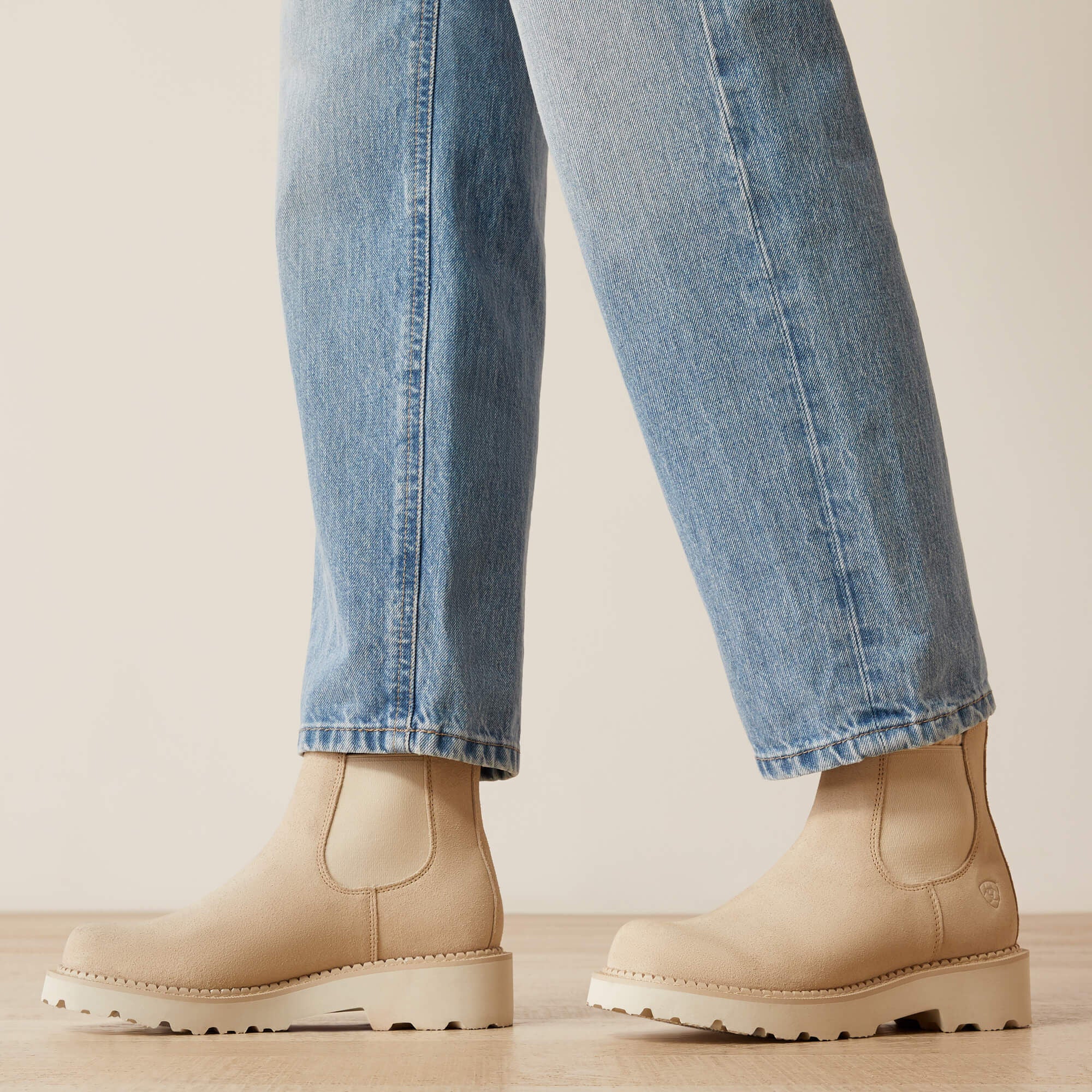 Ariat Ultra High Rise Tomboy Straight Leg Jeans Women|Trends