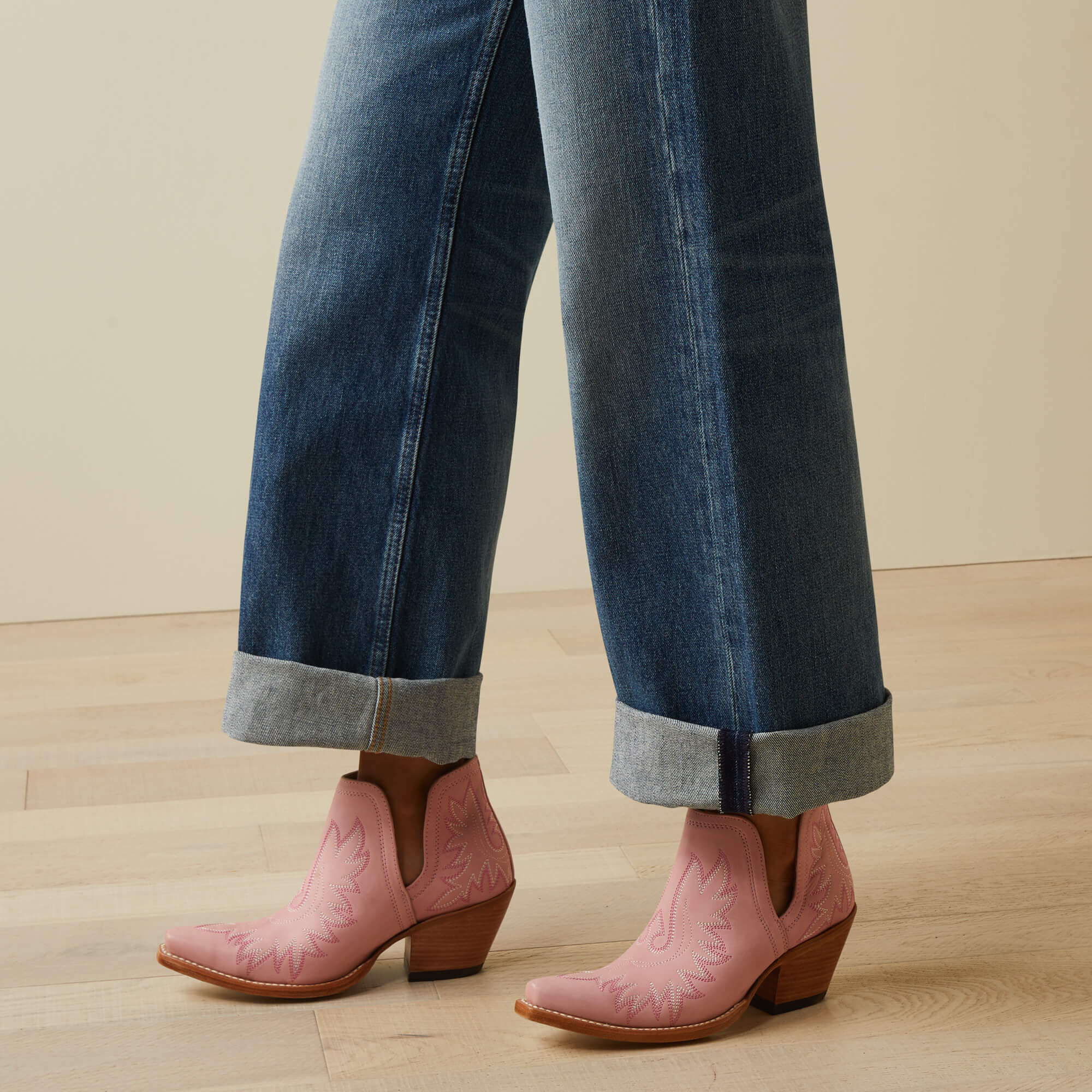 Ariat Ultra High Rise Tomboy Wide Jean Women|Trends