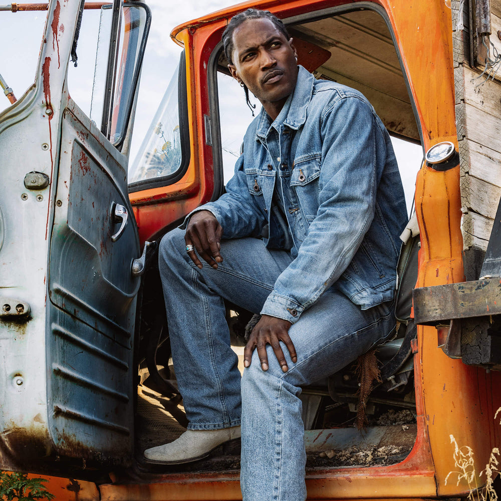Ariat Everybody's Yellowstone Hometown Denim Jacket Trends